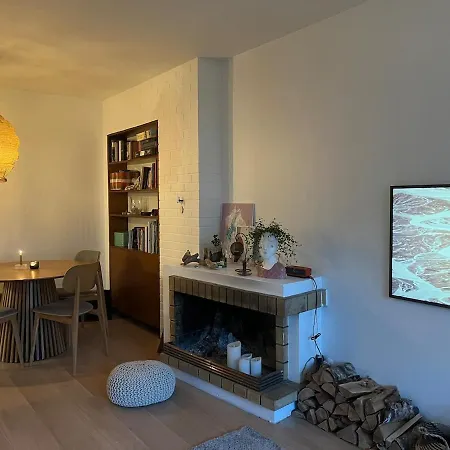 Διαμέρισμα Scandinavian With Fireplace