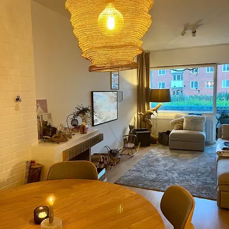 شقة Scandinavian With Fireplace هلسنكي