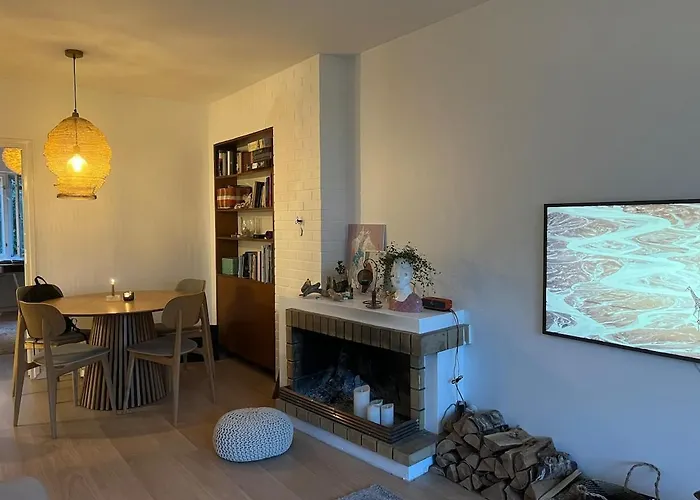 Διαμέρισμα Scandinavian With Fireplace